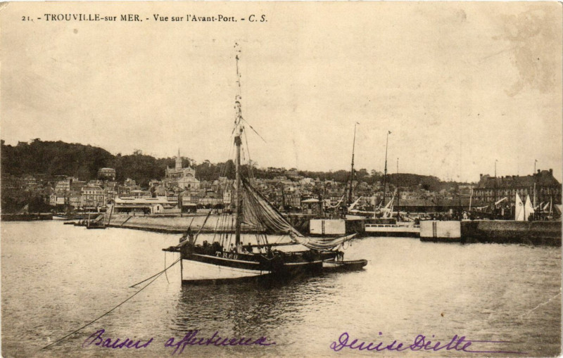 Carte postale ancienne Trouville-sur-Mer - Vue sur l'Avant à Trouville-sur-Mer
