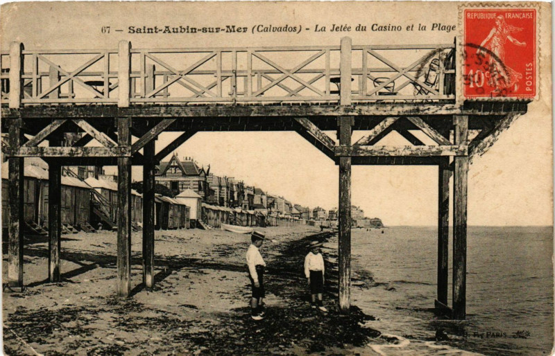 Carte postale ancienne Saint-Aubin-sur-Mer - La Jetee à Saint-Aubin-sur-Mer