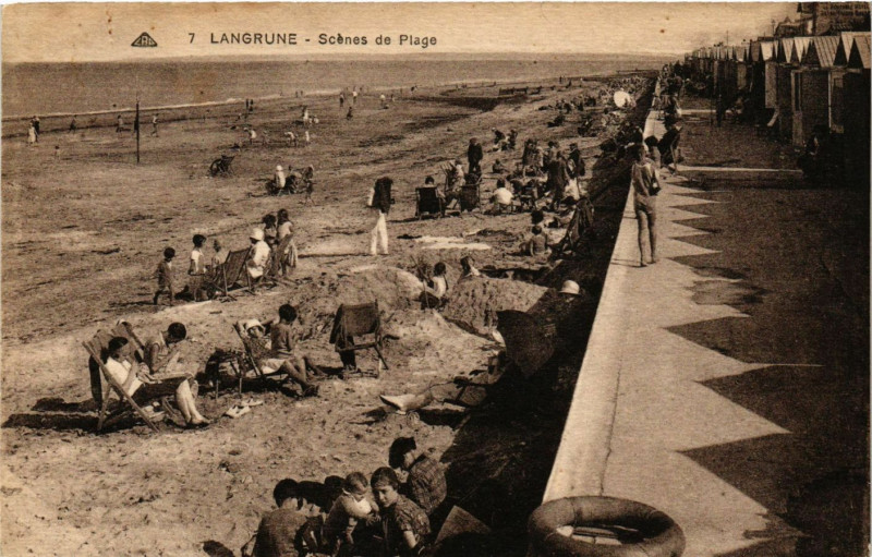 Carte postale ancienne Langrune - Scenes de Plage