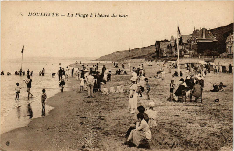 Carte postale ancienne Houlgate - La Plage à Houlgate