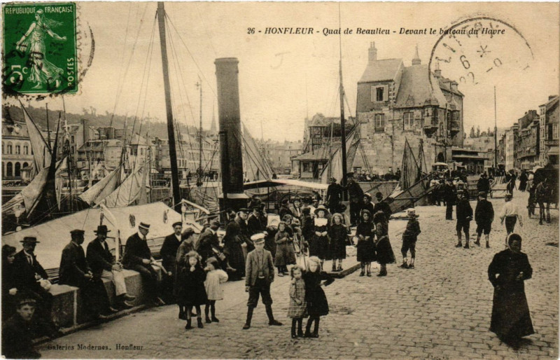 Carte postale ancienne Honfleur - Quai de Beaulieu à Honfleur