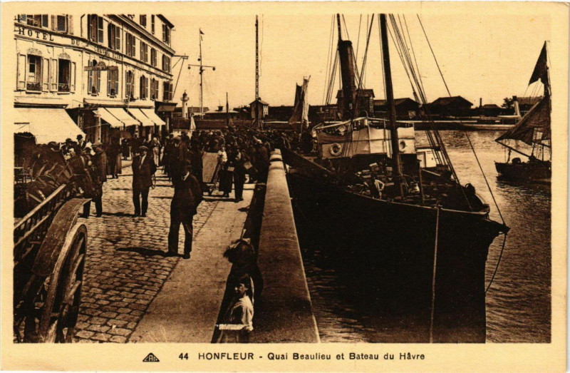 Carte postale ancienne Honfleur - Quai Beaulieu à Honfleur