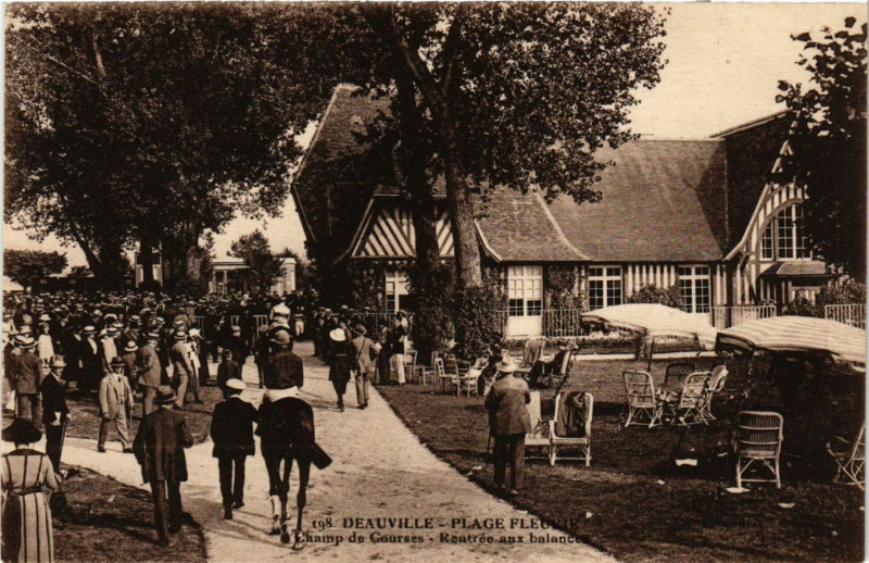 Carte postale ancienne Deauville - Plage Fleuire à Deauville