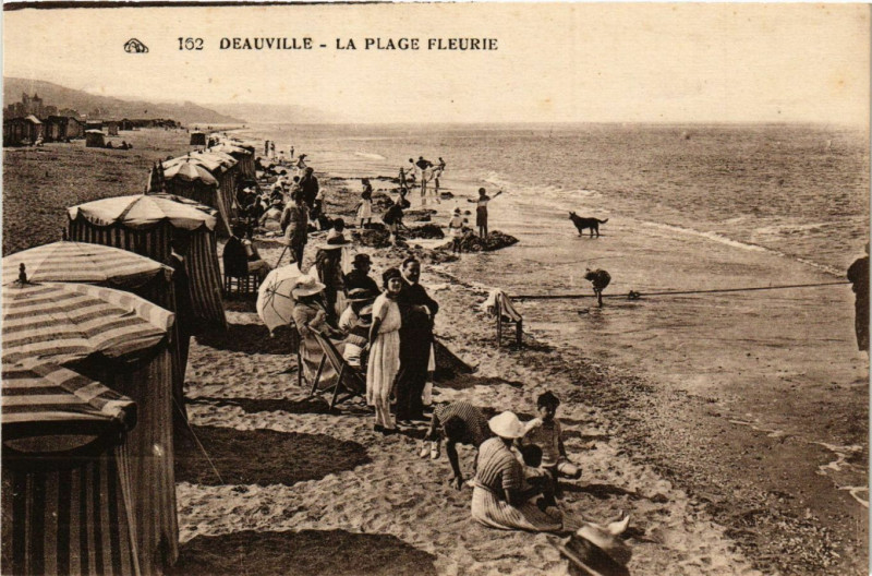 Carte postale ancienne Deauville - La Plage Felurie à Deauville