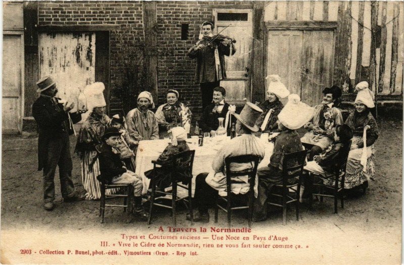 Carte postale ancienne A Travers la Normandie