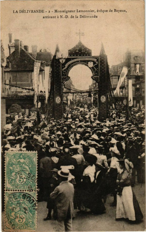 Carte postale ancienne La Delivrande - Monseigneur Lemonnier