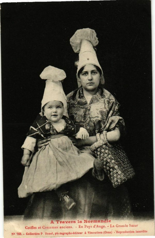 Carte postale ancienne Coiffes et Costumes anciens