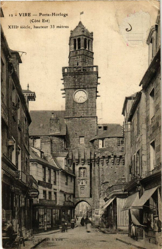 Carte postale ancienne Vire - Porte Horloge
