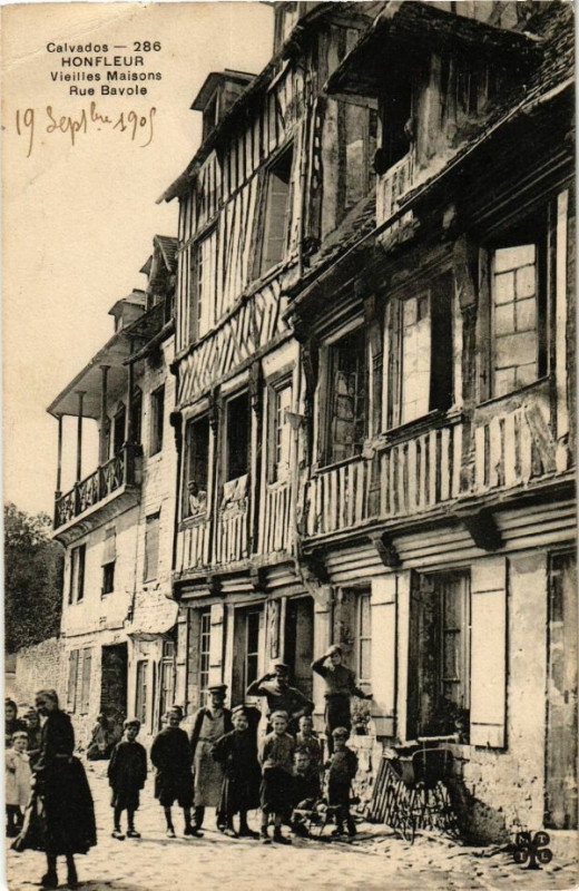 Carte postale ancienne Honfleur - Vieilles Maisons à Honfleur