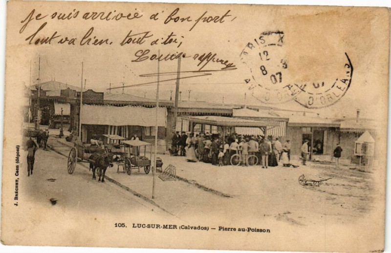 Carte postale ancienne Luc-sur-Mer - Pierre au Poisson à Luc-sur-Mer