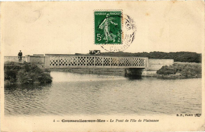 Carte postale ancienne Courseulles-sur-Mer - Le Pont de l'Ile de Plaisance à Courseulles-sur-Mer