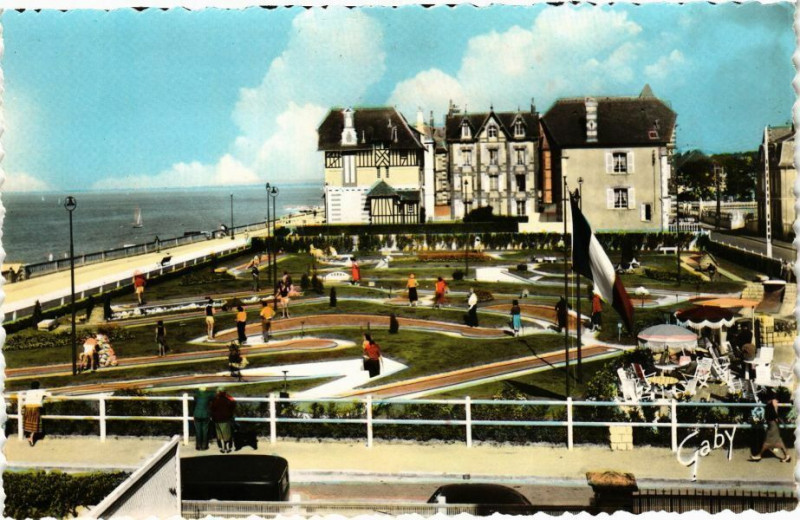 Carte postale ancienne Cabourg - Golf Miniature à Cabourg