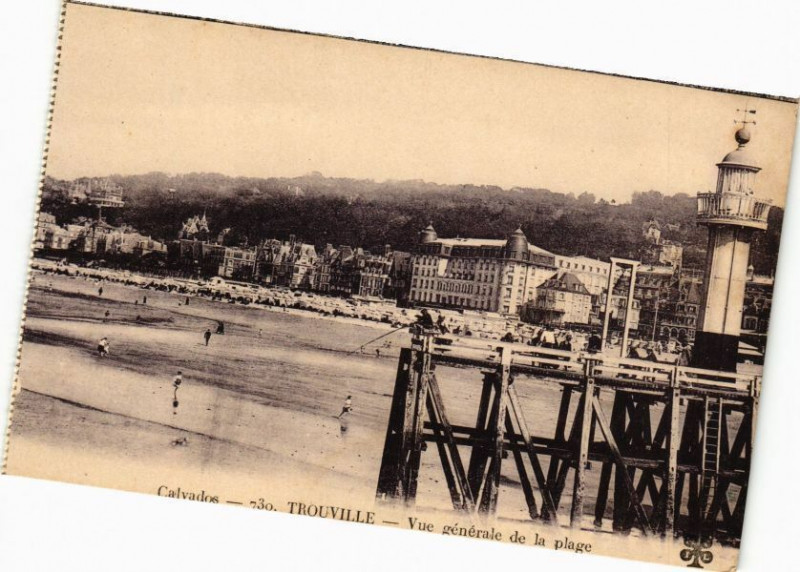 Carte postale ancienne Trouville - Vue générale de la Plage