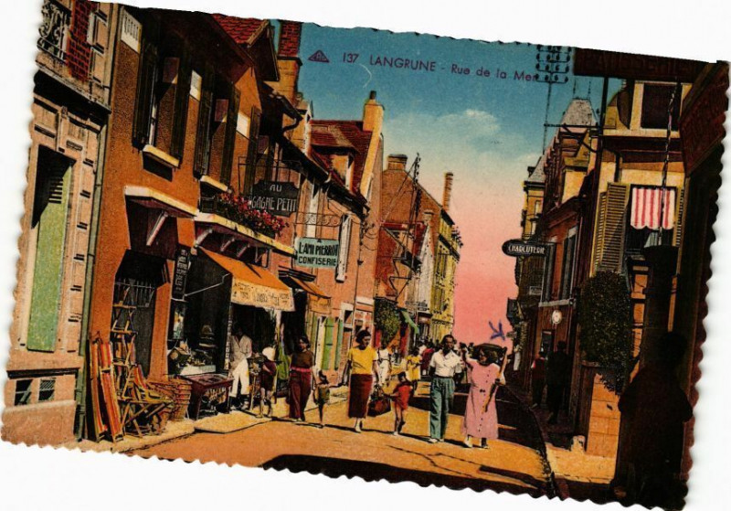 Carte postale ancienne Langrune - Rue de la Mer