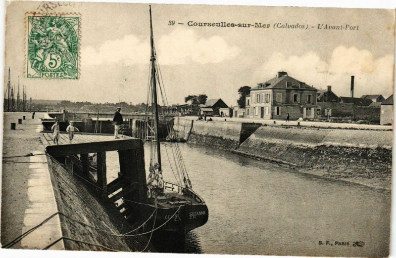 Carte postale ancienne Courseulles-sur-Mer - L'Avant Port à Courseulles-sur-Mer