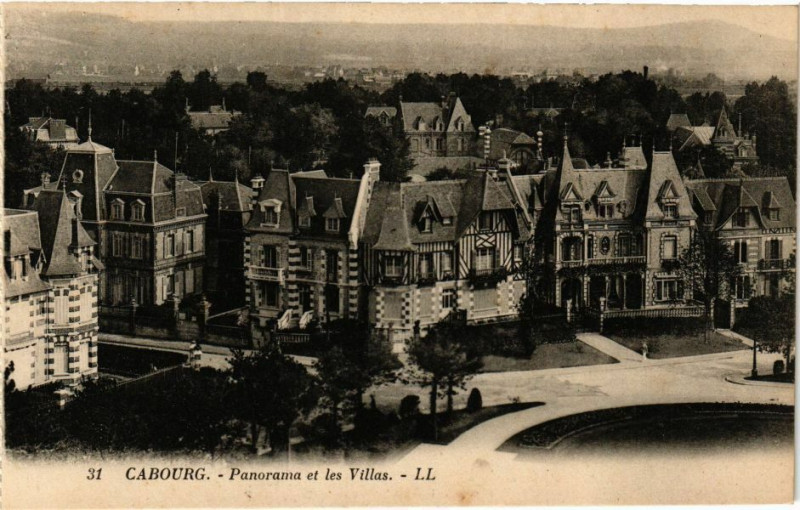 Carte postale ancienne Cabourg - Panorama et les Villas à Cabourg