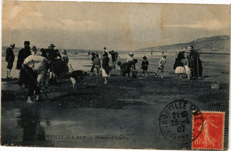 Carte postale ancienne Trouville-sur-Mer - Pecheurs d'Equilles à Trouville-sur-Mer