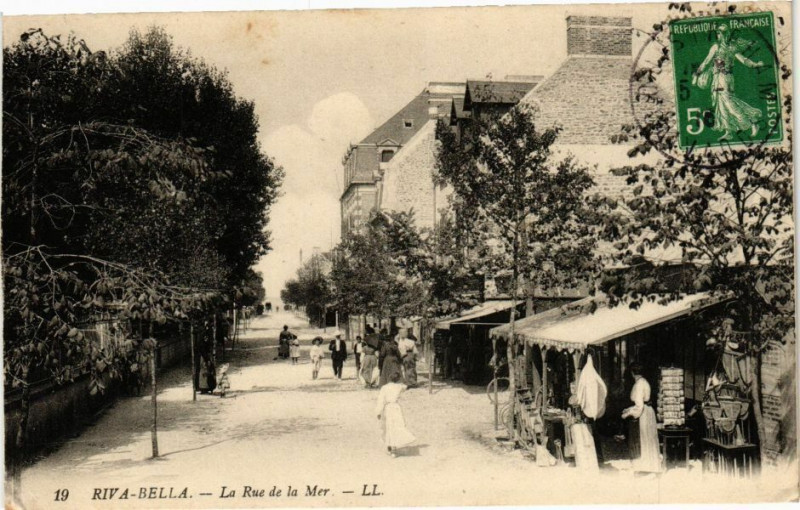 Carte postale ancienne Riva-Bella - La rue de la Mer