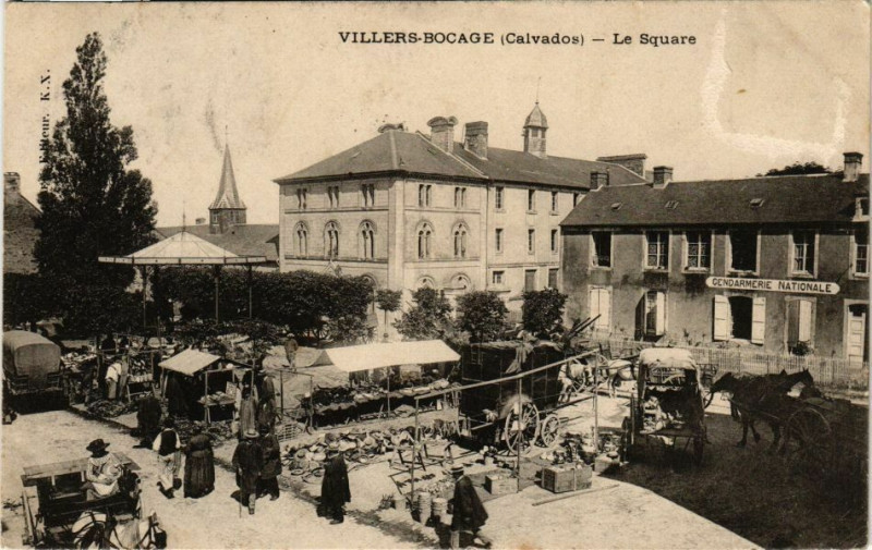 Carte postale ancienne Villers Bocage - Le Square à Villers-Bocage