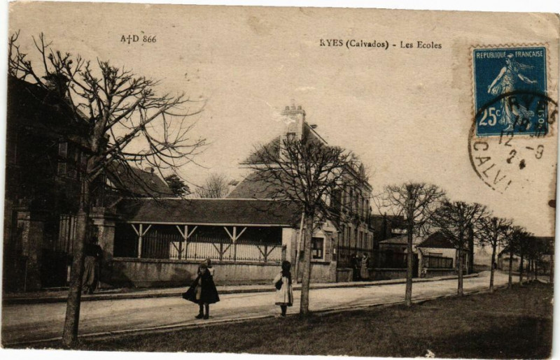 Carte postale ancienne Ryes - Les Ecoles à Ryes