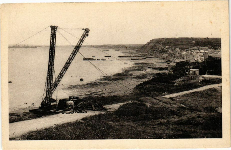 Carte postale ancienne Arromanches - Vue panoramique de la Plage