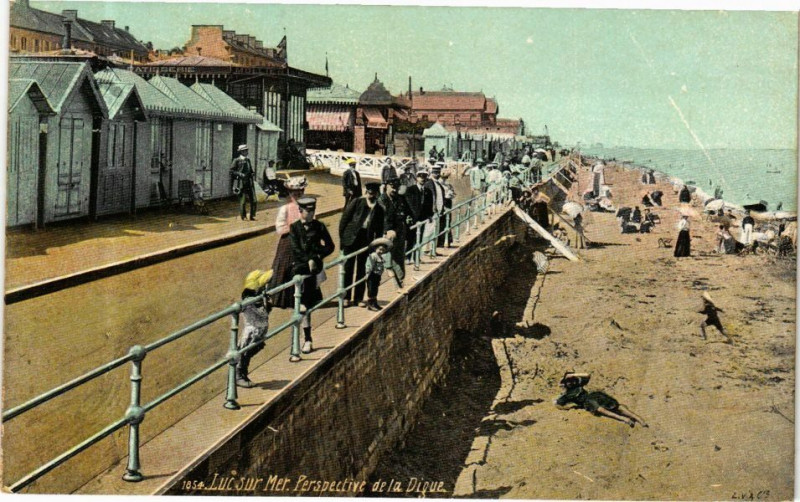 Carte postale ancienne Ed. Aqua 1854 Luc-sur-Mer Perspective de la Digue à Luc-sur-Mer