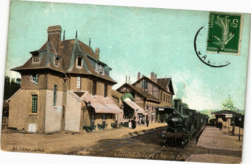 Carte postale ancienne Lisieux - La gare et le Nouveau Buffet à Lisieux