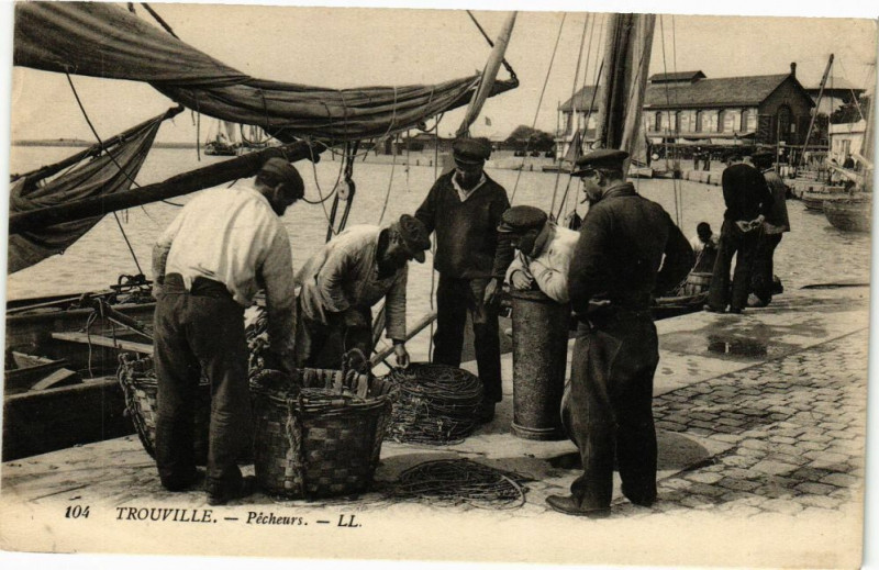 Carte postale ancienne Trouville-Pecheurs