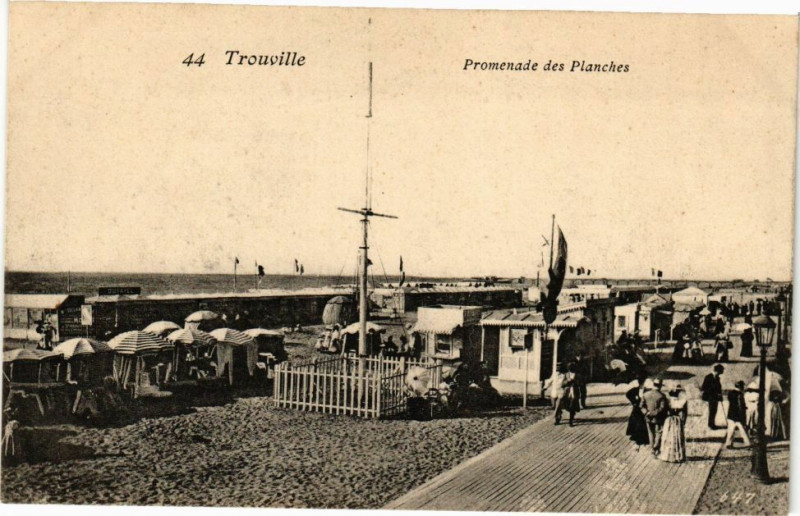 Carte postale ancienne Trouville-Promenade des Planches