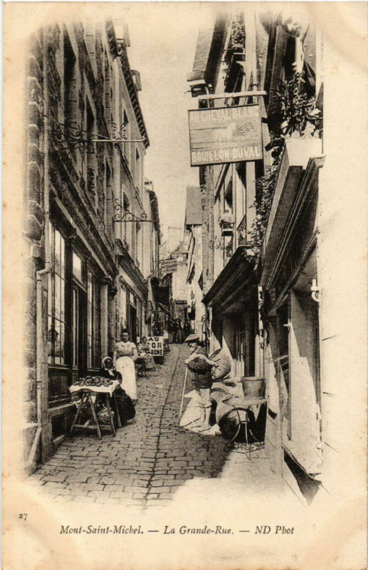 Carte postale ancienne Le Mont Saint-Michel - La Grande-Rue au Mont-Saint-Michel