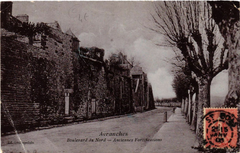 Carte postale ancienne Avranches - Boulevard du Nord - Anciennes Fortifications à Avranches
