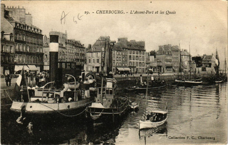 Carte postale ancienne Cherbourg - L'Avant-Port et les Quais