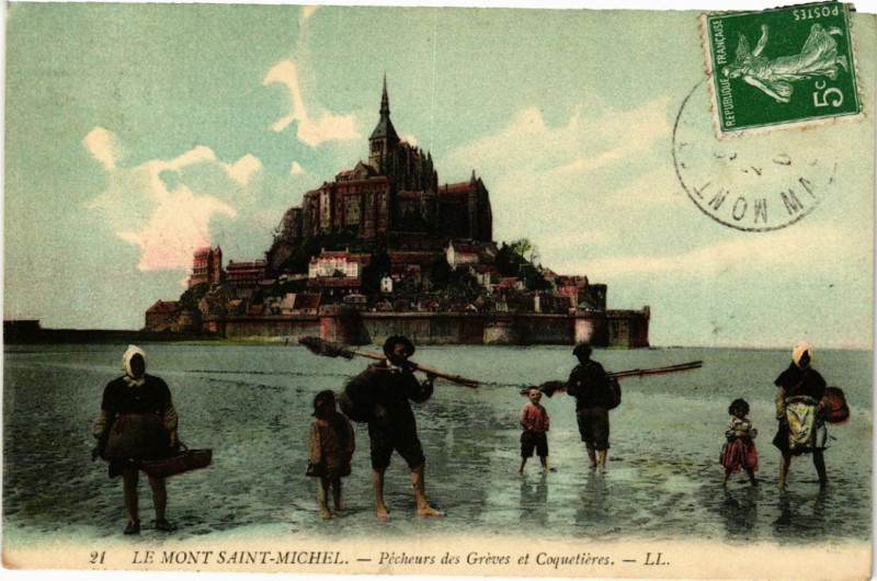 Carte postale ancienne Le Mont Saint-Michel - Pecheurs des Greves et Coquetieres au Mont-Saint-Michel