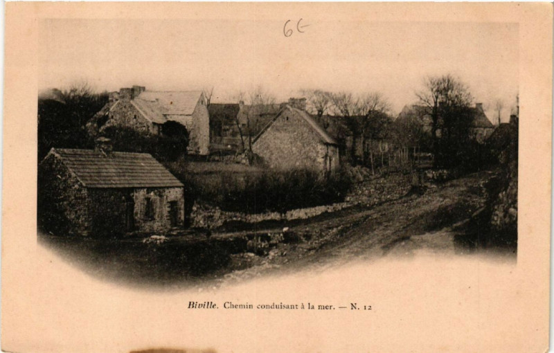 Carte postale ancienne Biville - Chemin conduisant a la mer