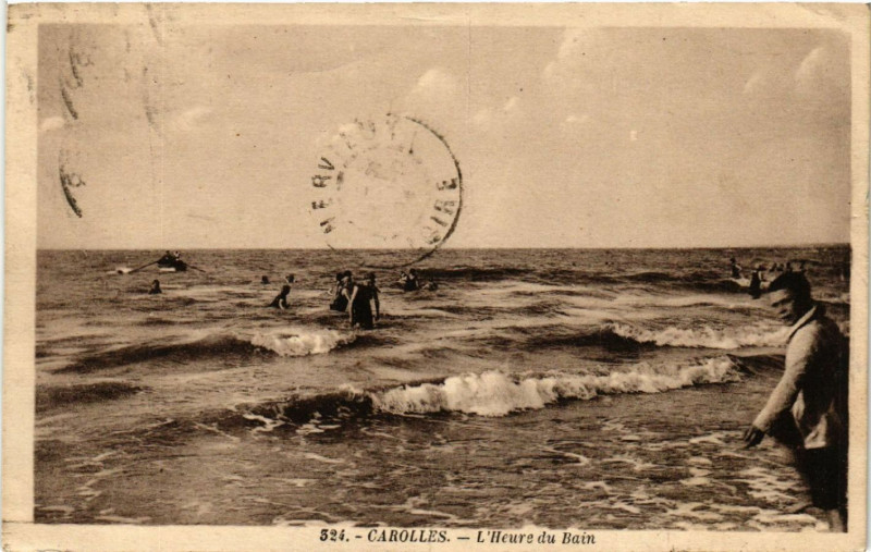 Carte postale ancienne Carolles - L'Heure du Bain à Carolles