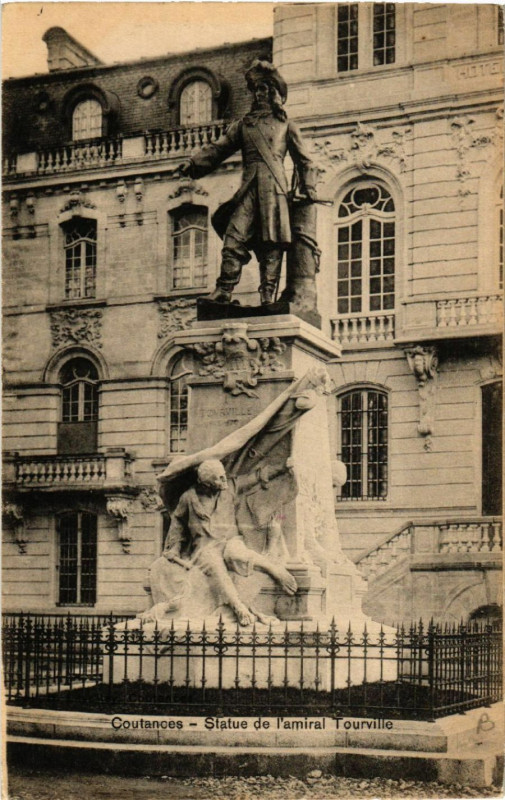 Carte postale ancienne Coutances - Statue de l'amiral ToURVILLE à Coutances