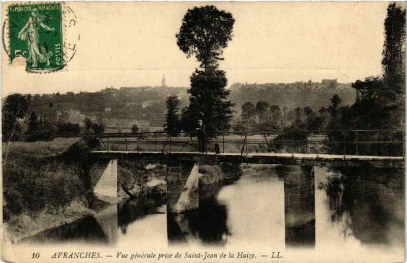 Carte postale ancienne Avranches - Vue générale prise de Saint-Jean de la Haize à Avranches