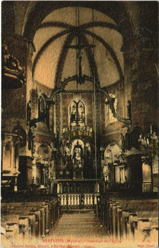 Carte postale ancienne Barfleur - Interieur de l'Eglise à Barfleur