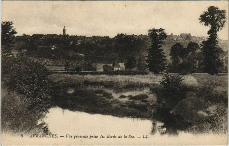 Carte postale ancienne Avranches - Vue générale prise des Bords de la Sée à Avranches