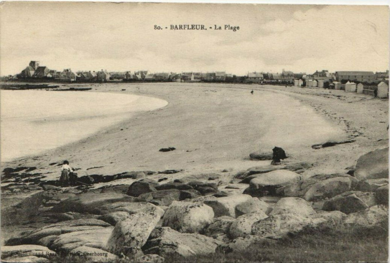 Carte postale ancienne Barfleur - La Plage à Barfleur