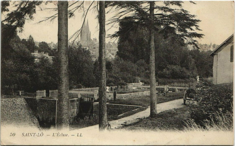Carte postale ancienne Saint-Lo - l'Ecluse à Saint-Lô