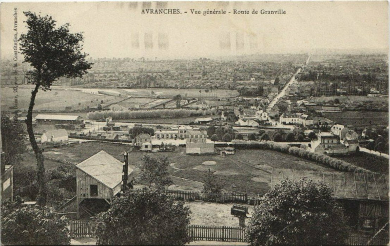 Carte postale ancienne Avranches - Vue générale route de Granville à Avranches