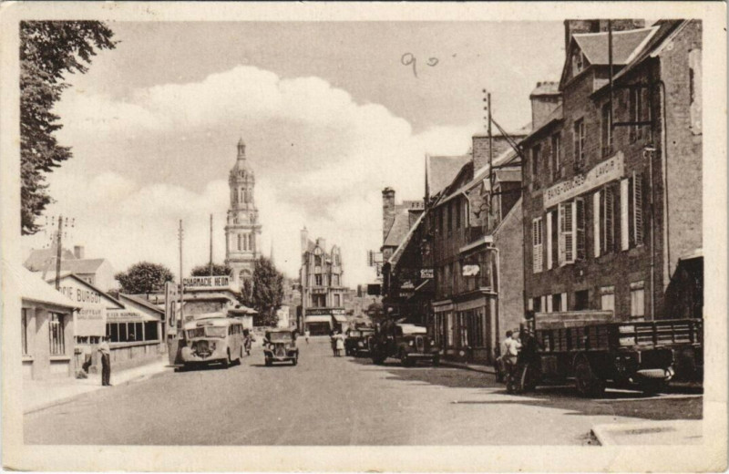 Carte postale ancienne Avranches - Rue Nationale à Avranches