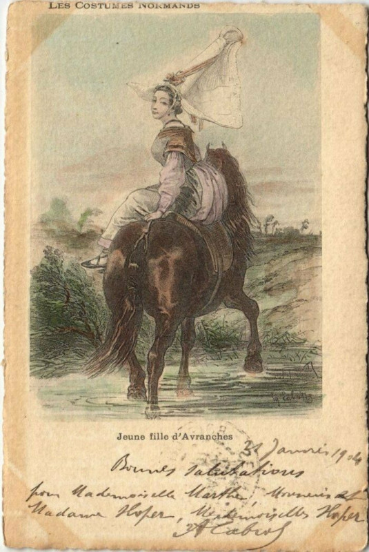 Carte postale ancienne Avranches - jeune fille en costume à Avranches