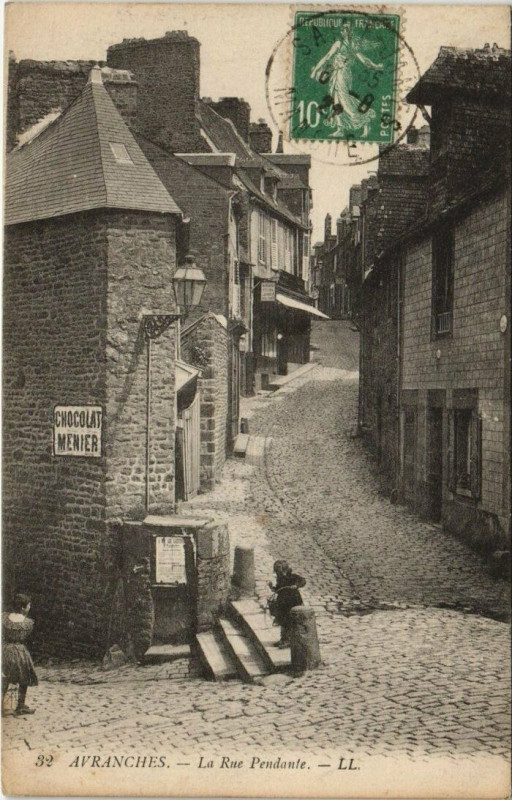 Carte postale ancienne Avranches - La rue pendante à Avranches