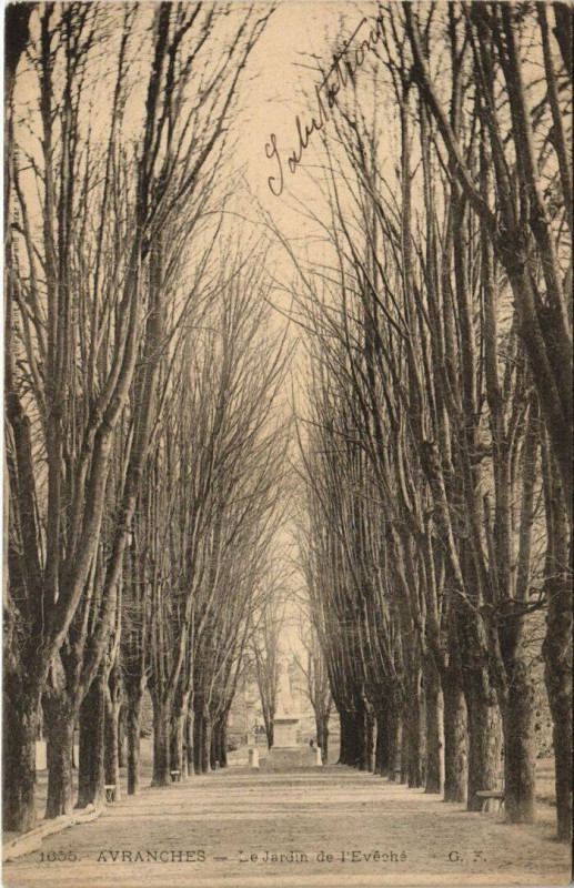 Carte postale ancienne Avranches - Le Jardin de l'Evenche à Avranches