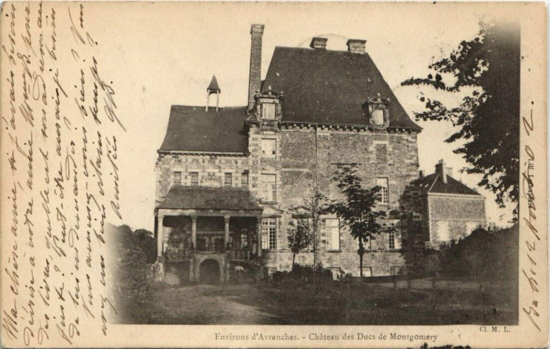 Carte postale ancienne Avranches - Chateau des Ducs de Montgomery à Avranches