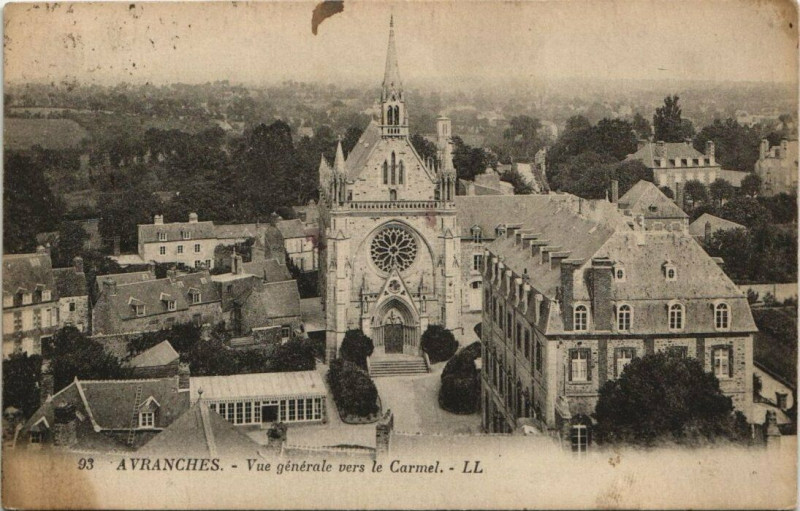 Carte postale ancienne Avranches - PVue générale Vers le Carmel à Avranches