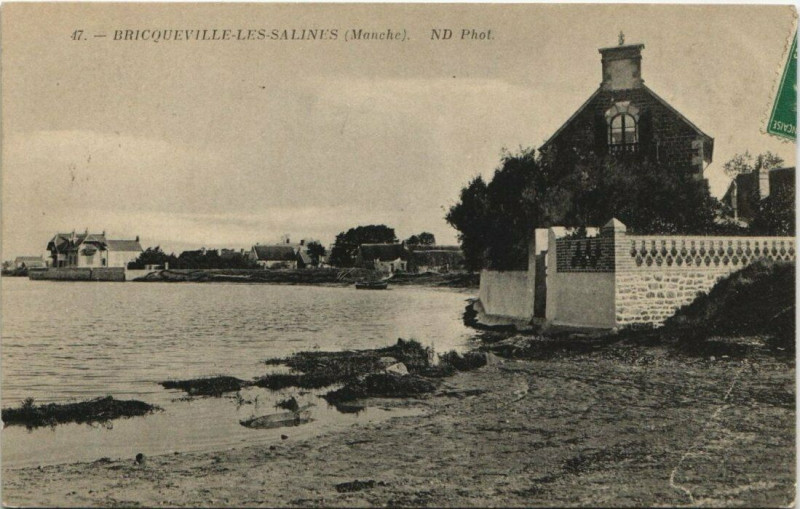 Carte postale ancienne Bricqueville-Les-Salines - La Plage