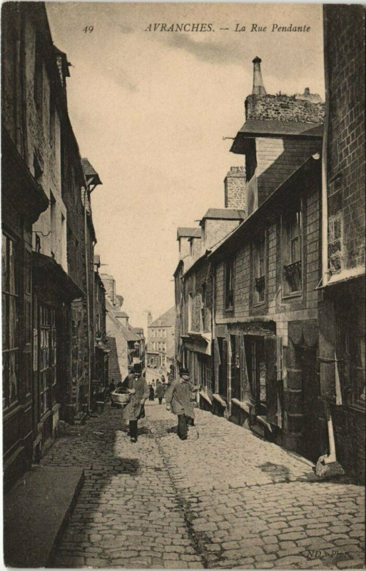 Carte postale ancienne Avranches - La Rue Pendante à Avranches